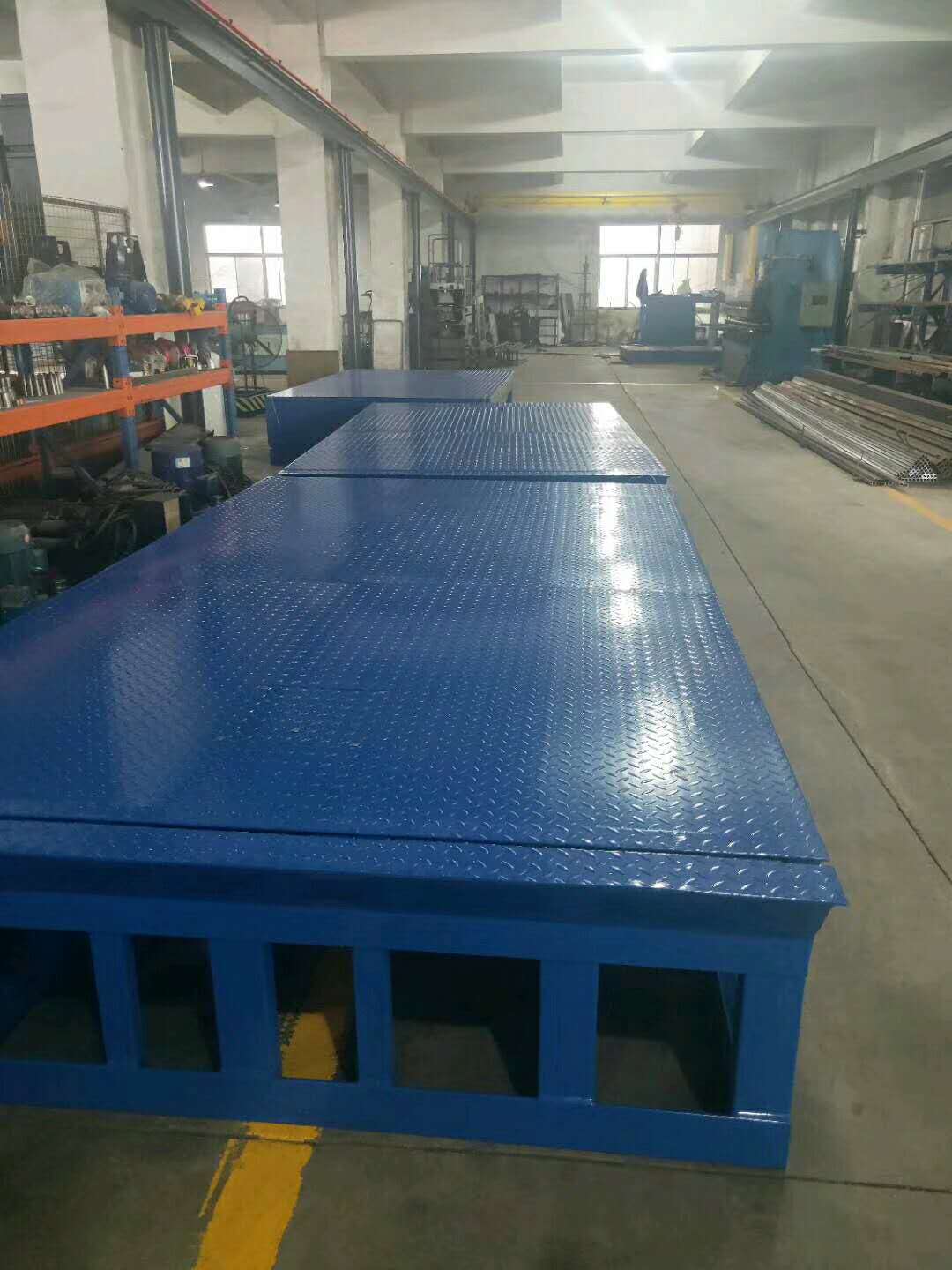 Large custom dock leveler